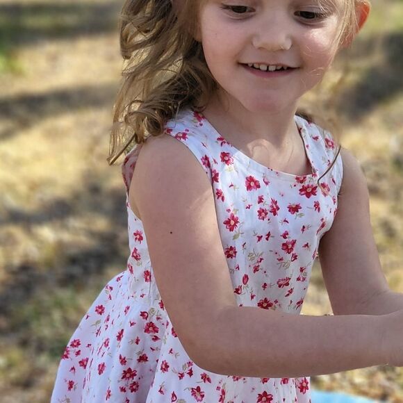 Gap Kids Handkerchief Hem Floral Dress - Picture 4 of 10